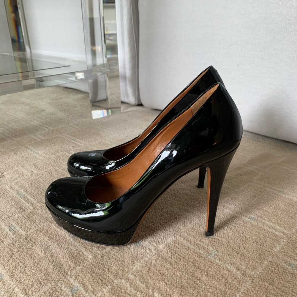 Black Gucci Pumps